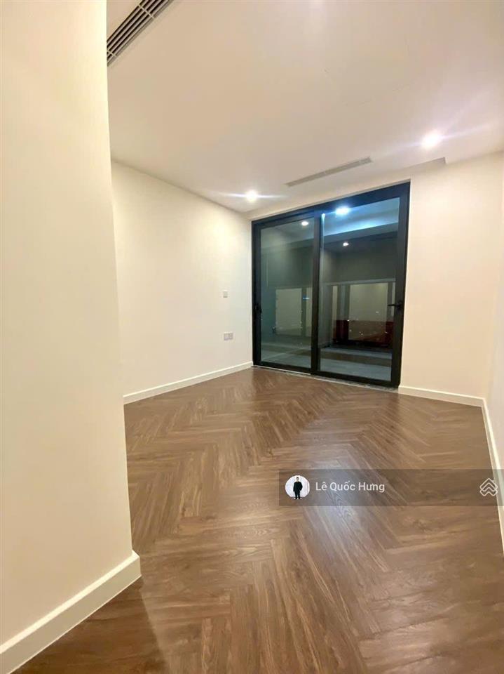 Cho thuê noble crystal riverside (2pn+2wc) dt 130m2 giá thuê 12tr/tháng.