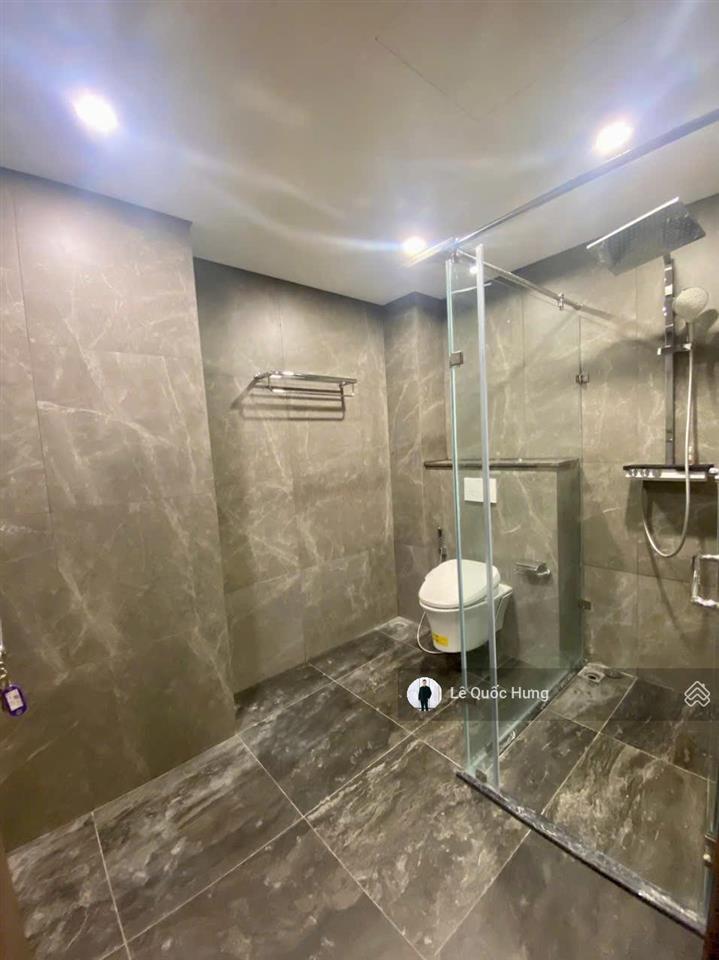 Cho thuê noble crystal riverside (2pn+2wc) dt 130m2 giá thuê 12tr/tháng.