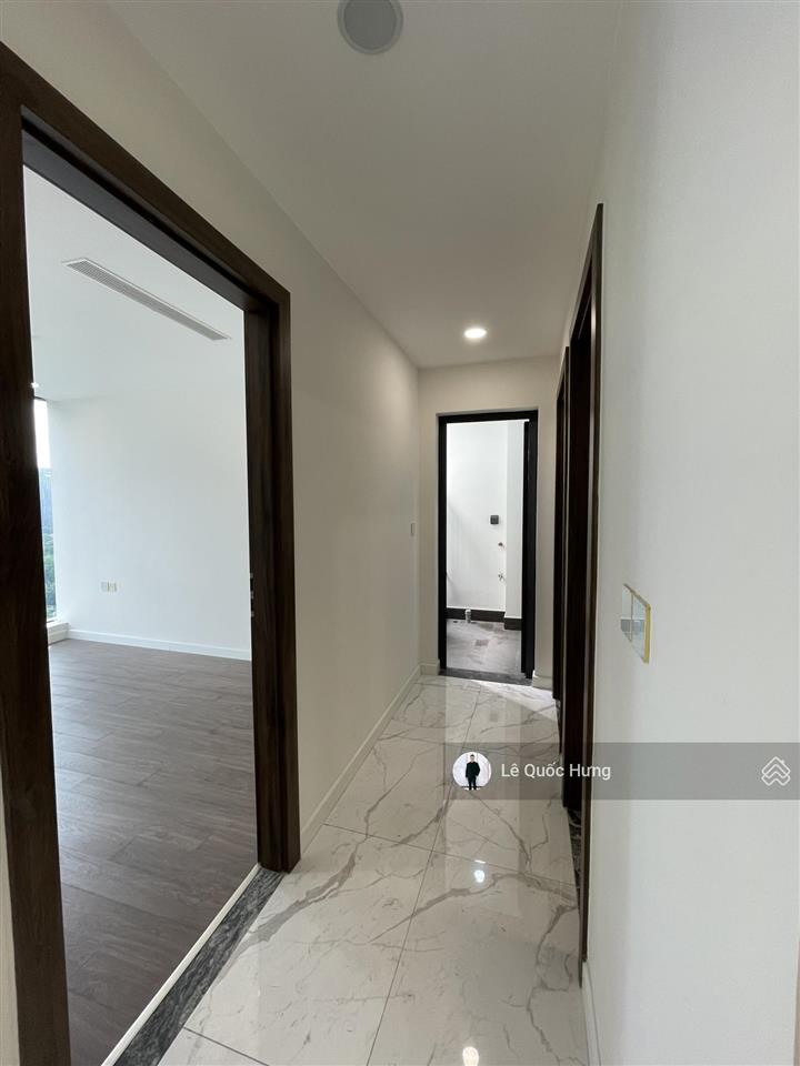 Cho thuê căn hộ sunshine sky city (3pn+3wc) dt 106m2 ntcb giá 20tr/tháng.