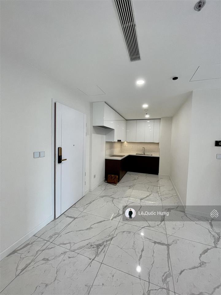 Cho thuê căn hộ sunshine sky city (3pn+3wc) dt 106m2 ntcb giá 20tr/tháng.