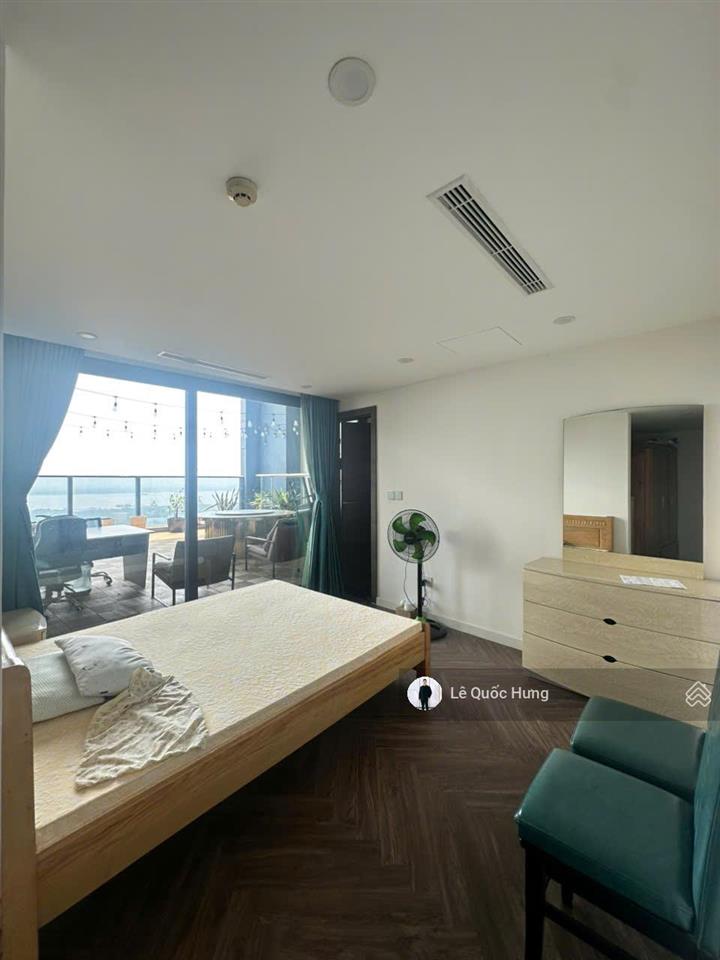 Cho thuê căn hộ sân vườn 250m2 tầng long môn (4pn+3wc) view trực diện sông