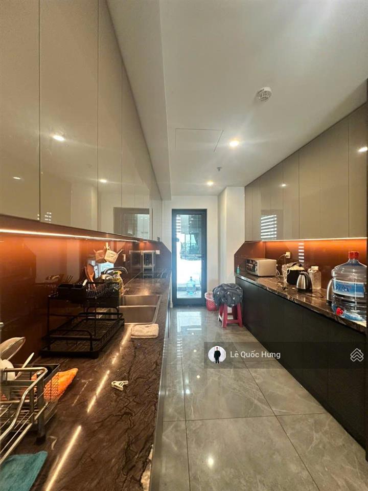 Cho thuê căn hộ sân vườn 250m2 tầng long môn (4pn+3wc) view trực diện sông