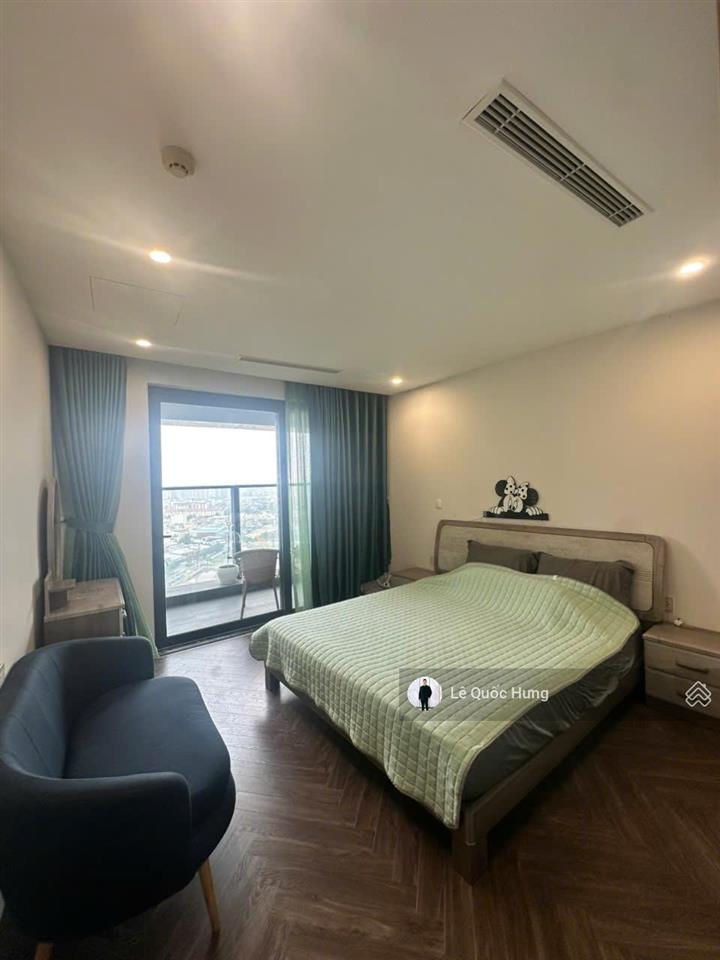 Cho thuê căn hộ sân vườn 250m2 tầng long môn (4pn+3wc) view trực diện sông