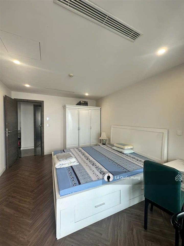 Cho thuê căn hộ sân vườn 250m2 tầng long môn (4pn+3wc) view trực diện sông
