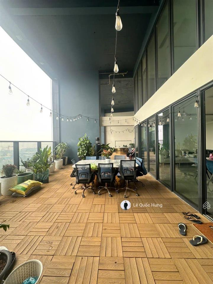 Cho thuê căn hộ sân vườn 250m2 tầng long môn (4pn+3wc) view trực diện sông