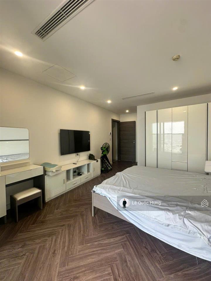 Cho thuê căn hộ sân vườn 250m2 tầng long môn (4pn+3wc) view trực diện sông