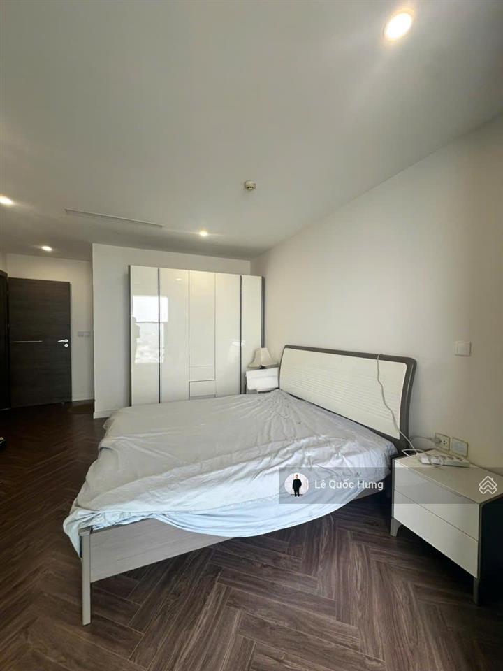 Cho thuê căn hộ sân vườn 250m2 tầng long môn (4pn+3wc) view trực diện sông