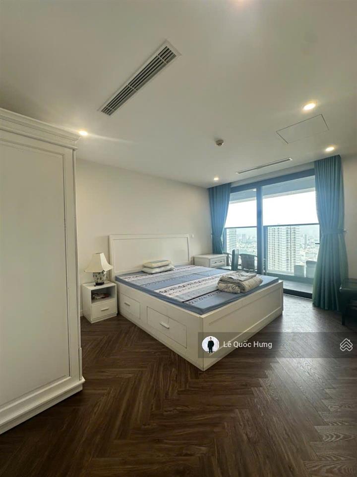 Cho thuê căn hộ sân vườn 250m2 tầng long môn (4pn+3wc) view trực diện sông