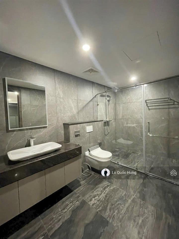 Cho thuê noble crystal riverside (2pn+2wc) dt 122m2 view sông giá 16tr/tháng (free phí quản lý)