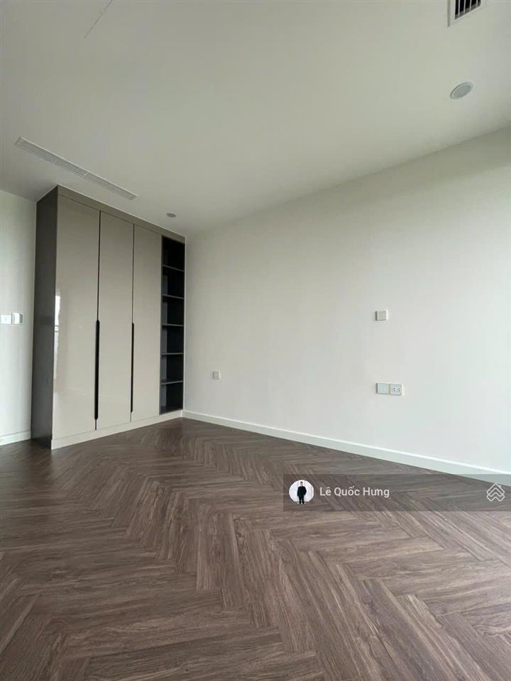 Cho thuê noble crystal riverside (2pn+2wc) dt 122m2 view sông giá 16tr/tháng (free phí quản lý)