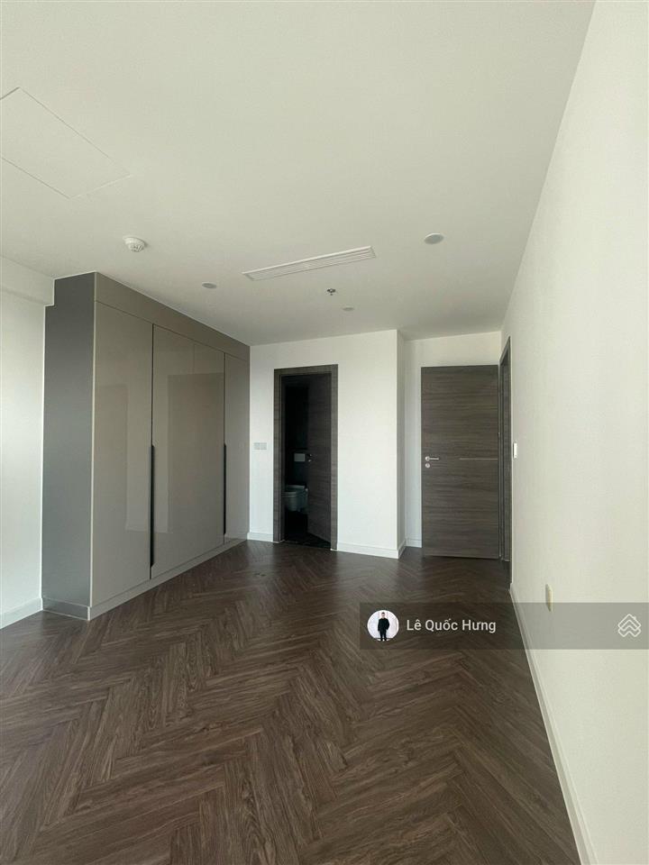 Cho thuê noble crystal riverside (2pn+2wc) dt 110m2 tầng cao giá 14tr (free phí qly)