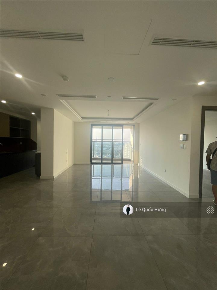 Cho thuê noble crystal riverside (2pn+2wc) dt 110m2 tầng cao giá 14tr (free phí qly)