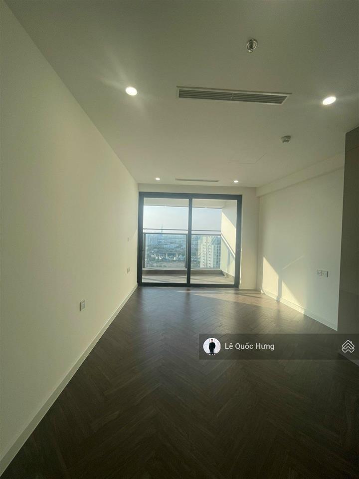 Cho thuê noble crystal riverside (2pn+2wc) dt 110m2 tầng cao giá 14tr (free phí qly)