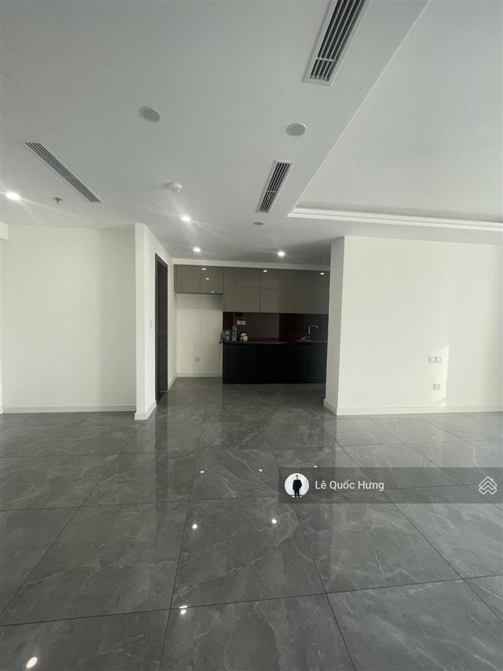 Cho thuê noble crystal riverside (2pn+2wc) dt 110m2 tầng cao giá 14tr (free phí qly)