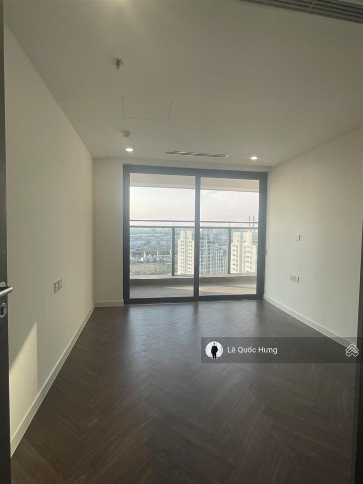 Cho thuê noble crystal riverside (2pn+2wc) dt 110m2 tầng cao giá 14tr (free phí qly)