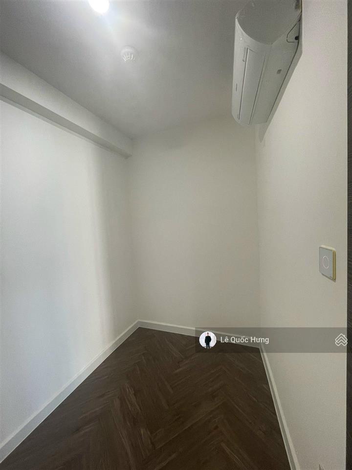 Cho thuê noble crystal riverside (2pn+2wc) dt 110m2 tầng cao giá 14tr (free phí qly)