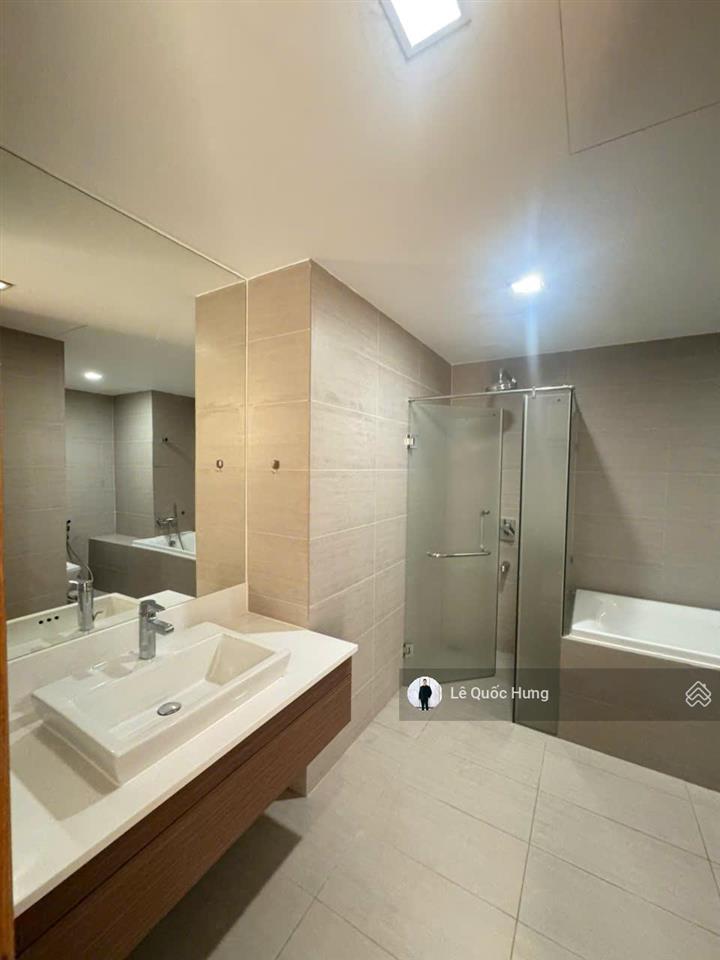 Cho thuê noble crystal riverside (3pn+3wc) dt 155m2 tầng cao view sông giá 16tr/tháng.