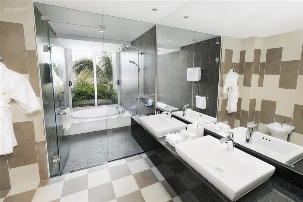 Bán gấp villa 4pn300m2 cách bãi biển mỹ khê 50m. sổ đỏ lâu dài sẵn sàng công chứng