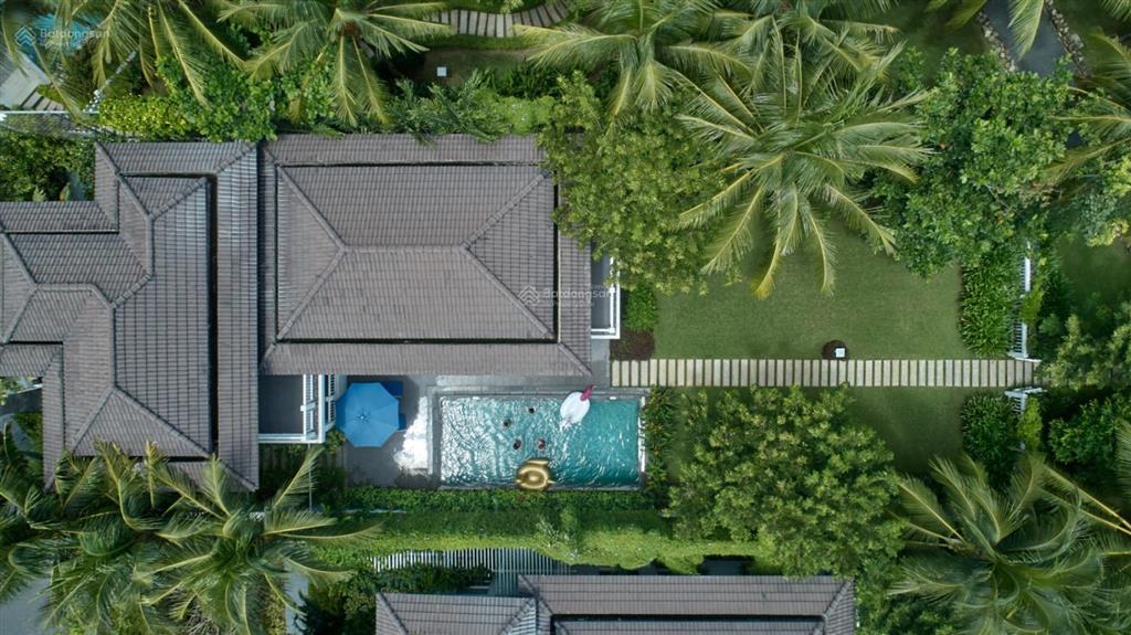 Giảm 2 tỷ cần bán gấp villa 5pn  300m2 ngay mặt biển mỹ khê. sổ đỏ lâu dài sẵn sàng công chứng