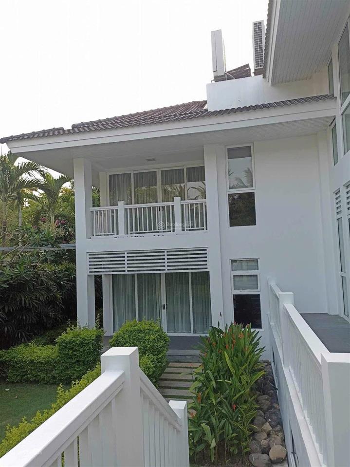 Cực hiếm biệt thự 4pn  840m2 trực diện biển mỹ khê. sở hữu lâu dài  sổ hồng công chứng ngay