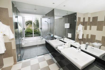 Cực hiếm biệt thự 4pn  840m2 trực diện biển mỹ khê. sở hữu lâu dài  sổ hồng công chứng ngay