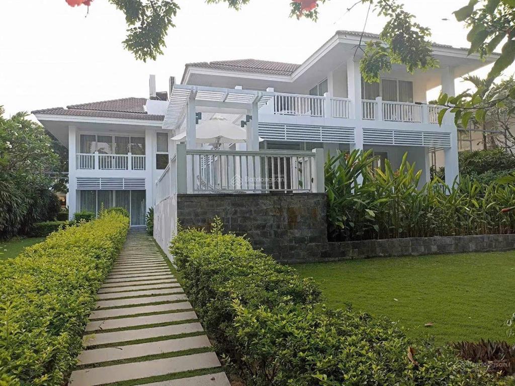 Cực hiếm biệt thự 4pn  840m2 trực diện biển mỹ khê. sở hữu lâu dài  sổ hồng công chứng ngay