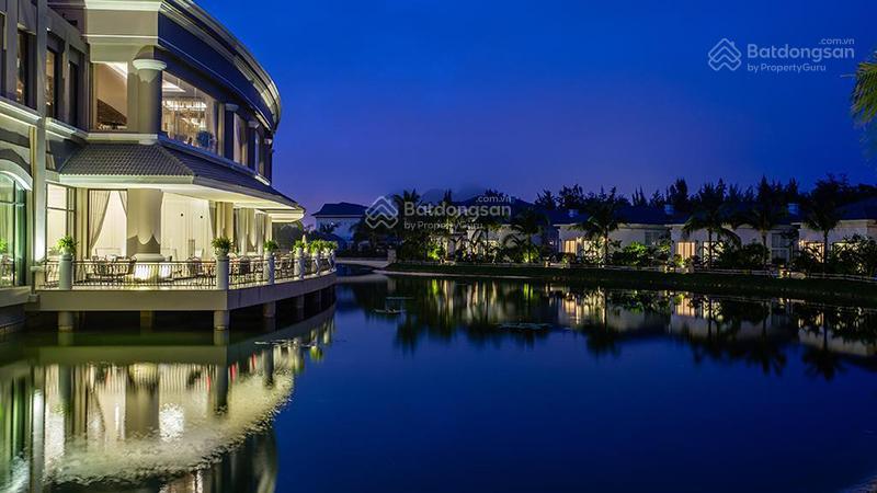 Biệt thự biển 3pn535m2 full nội thất cao cấp. cách bãi biển vài bước chân. lợi nhuận 1,8 tỷ/năm