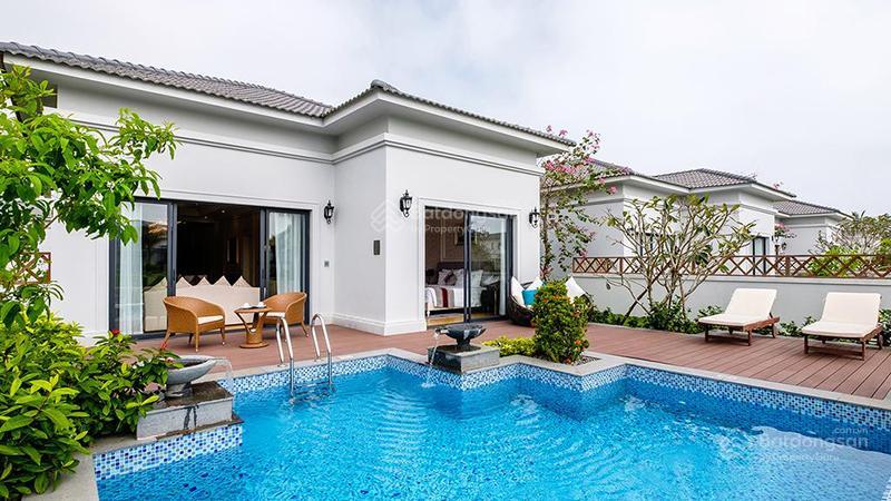 Biệt thự biển 3pn535m2 full nội thất cao cấp. cách bãi biển vài bước chân. lợi nhuận 1,8 tỷ/năm