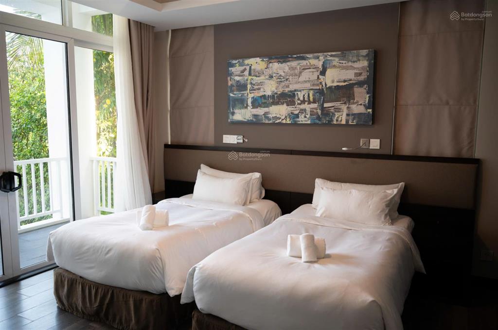 Chính chủ cần cho thuê căn villa 5pn full nội thất 5* mặt biển mỹ khê  đà nẵng. có hồ bơi riêng