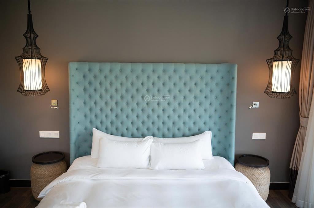 Chính chủ cần cho thuê căn villa 5pn full nội thất 5* mặt biển mỹ khê  đà nẵng. có hồ bơi riêng