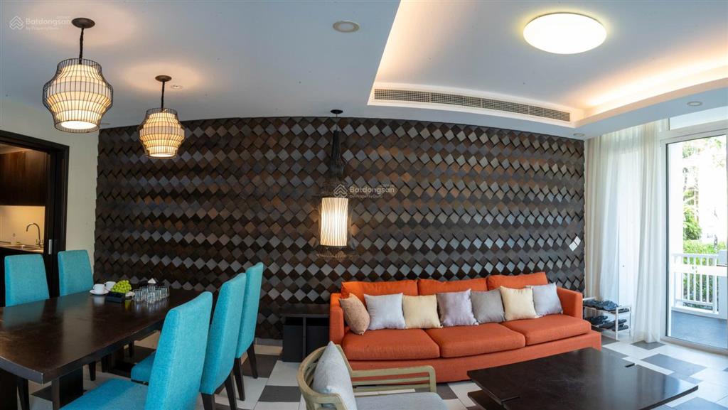 Chính chủ cần cho thuê căn villa 5pn full nội thất 5* mặt biển mỹ khê  đà nẵng. có hồ bơi riêng