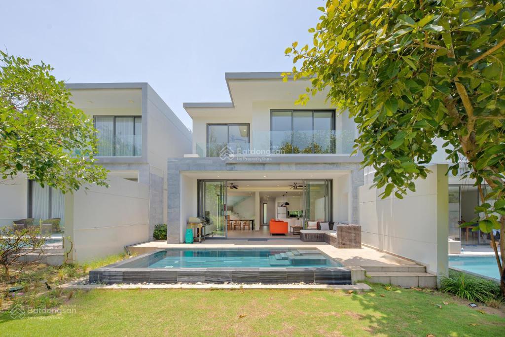 Bán gấp villa góc 3pn  277,6m2 view sân golf brg. sở hữu lâu dài  sổ hồng công chứng ngay