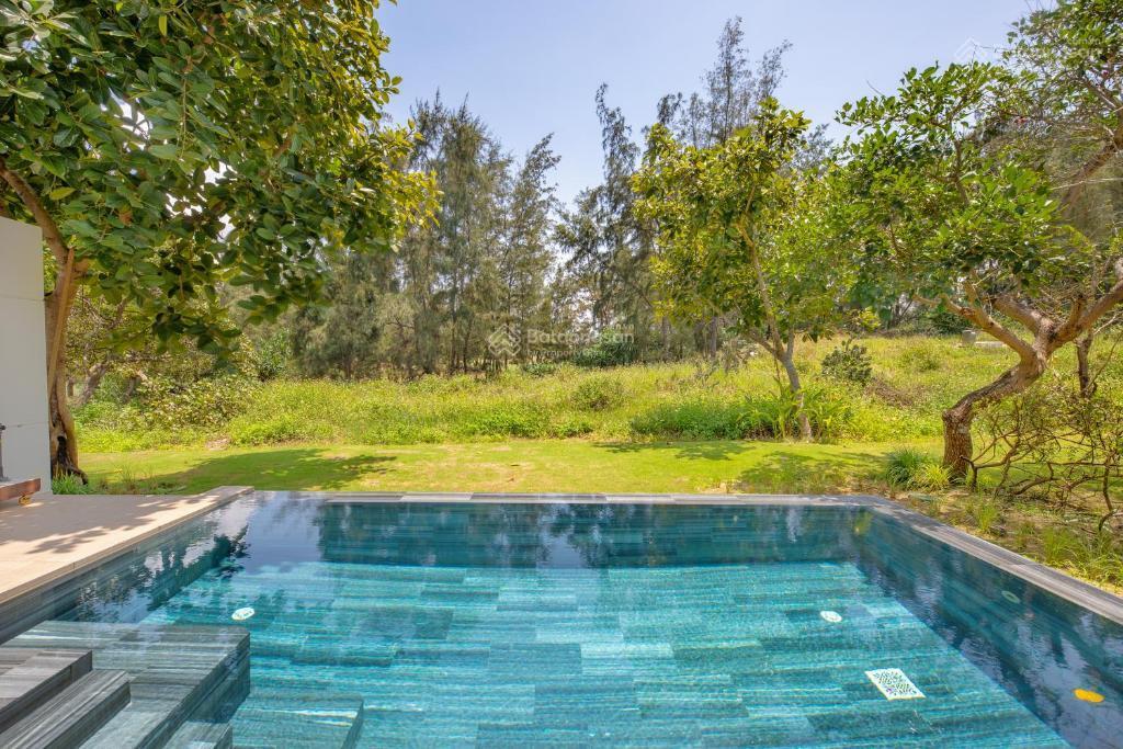 Bán gấp villa góc 3pn  277,6m2 view sân golf brg. sở hữu lâu dài  sổ hồng công chứng ngay