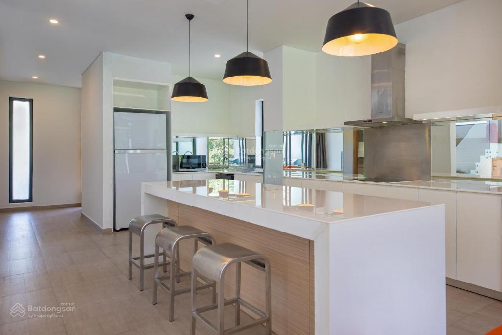 Bán gấp villa góc 3pn  277,6m2 view sân golf brg. sở hữu lâu dài  sổ hồng công chứng ngay