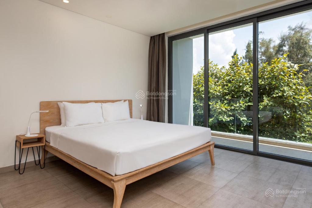 Bán gấp villa góc 3pn  277,6m2 view sân golf brg. sở hữu lâu dài  sổ hồng công chứng ngay