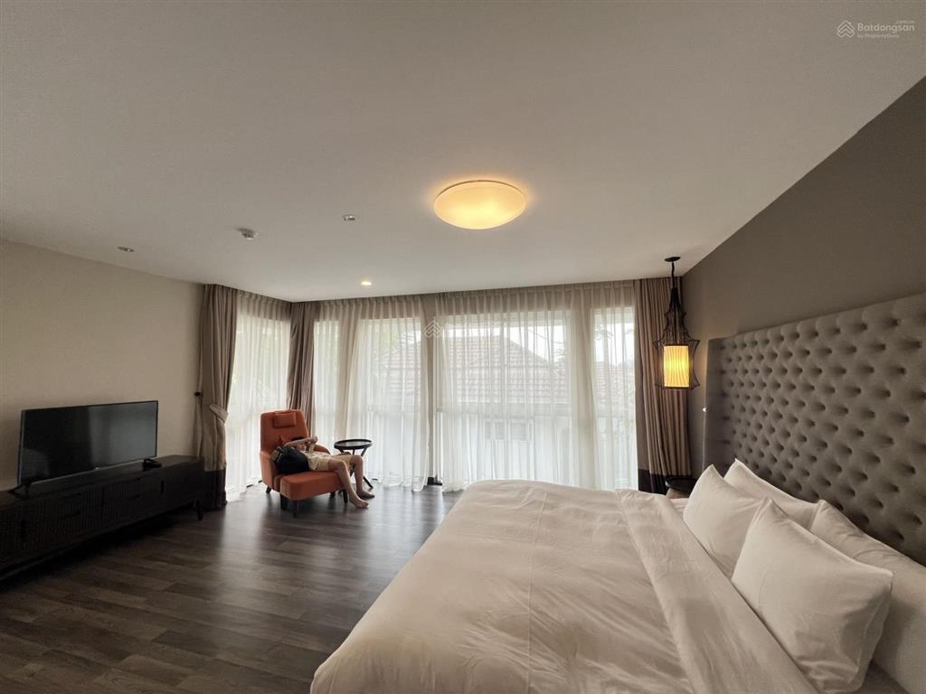 Hạ 4 tỷ còn 3x tỷ căn villa 5pn300m2 ngay mặt biển mỹ khê. sổ đỏ lâu dài sẵn sàng công chứng