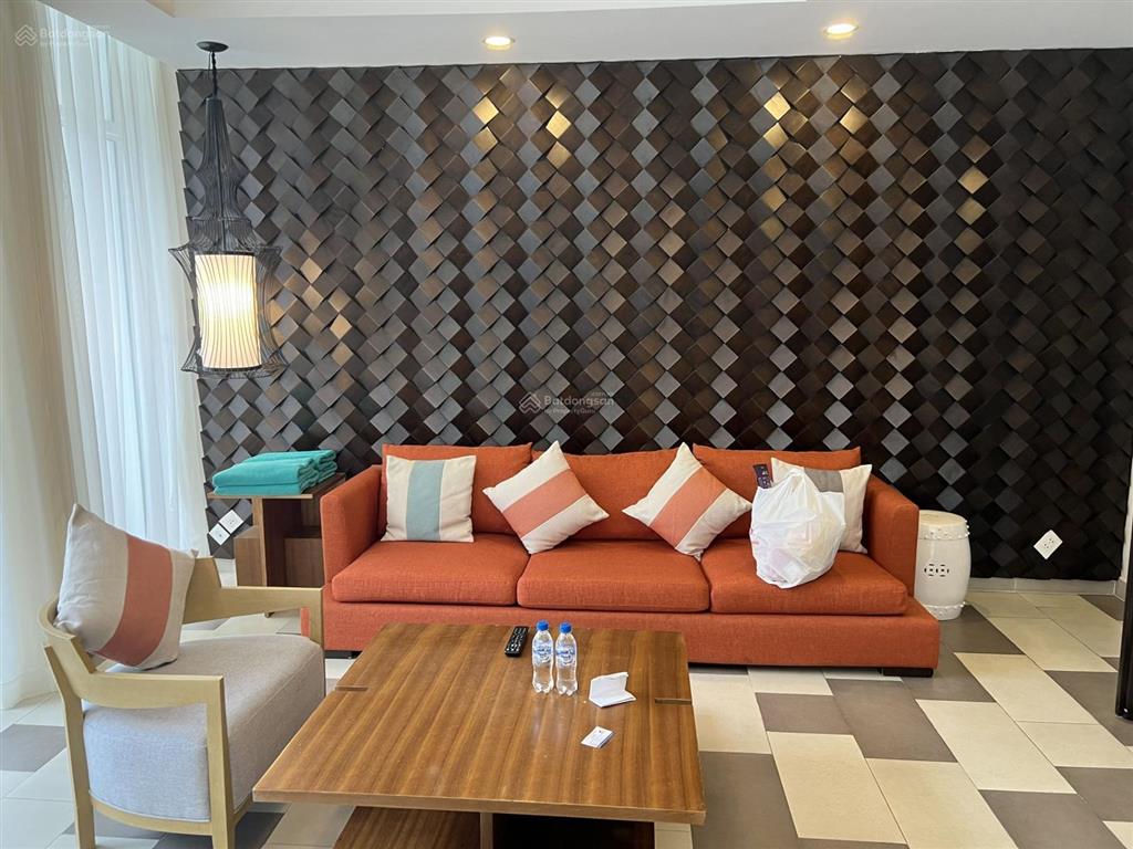 Hạ 4 tỷ còn 3x tỷ căn villa 5pn300m2 ngay mặt biển mỹ khê. sổ đỏ lâu dài sẵn sàng công chứng