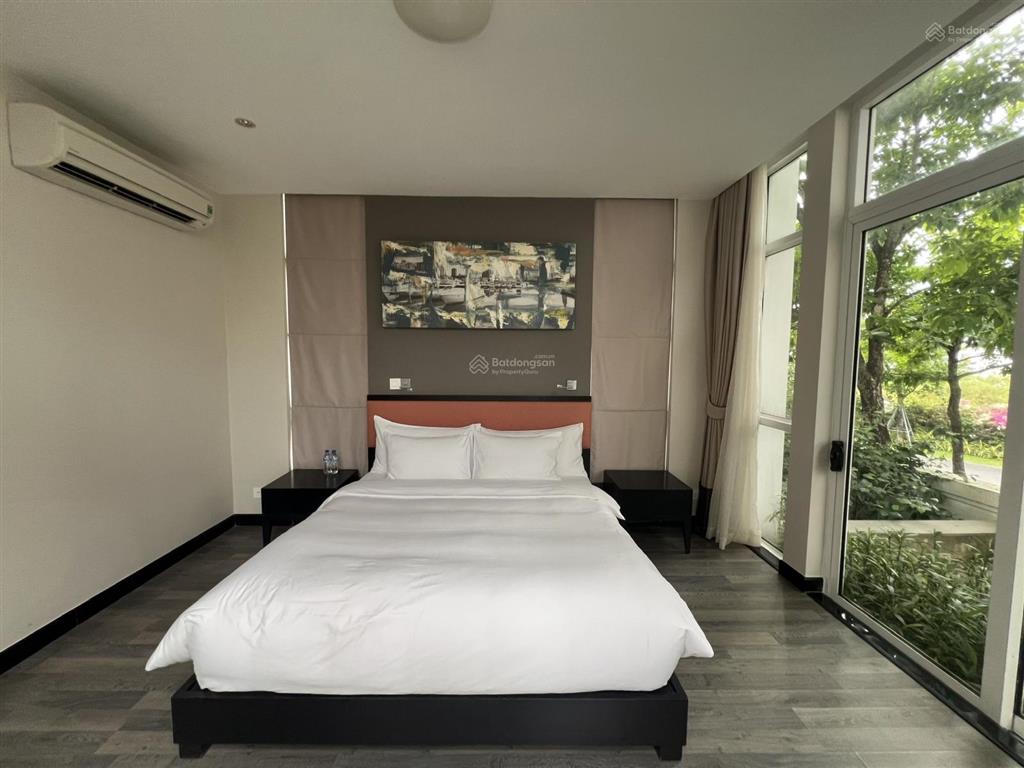 Hạ 4 tỷ còn 3x tỷ căn villa 5pn300m2 ngay mặt biển mỹ khê. sổ đỏ lâu dài sẵn sàng công chứng