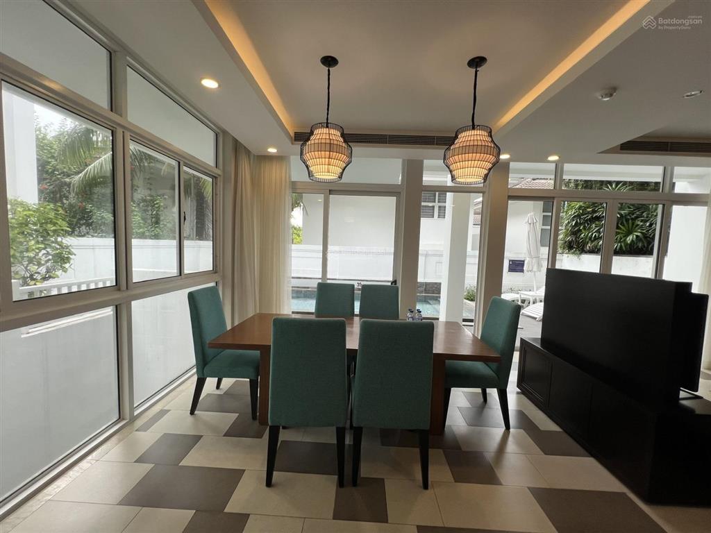 Hạ 4 tỷ còn 3x tỷ căn villa 5pn300m2 ngay mặt biển mỹ khê. sổ đỏ lâu dài sẵn sàng công chứng