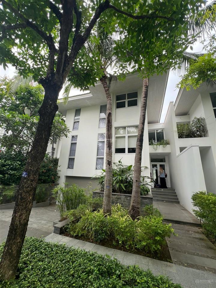 Hạ 4 tỷ còn 3x tỷ căn villa 5pn300m2 ngay mặt biển mỹ khê. sổ đỏ lâu dài sẵn sàng công chứng