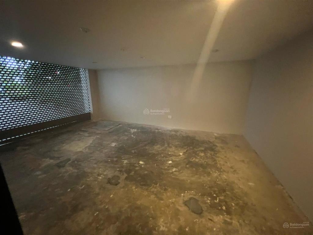 Hạ 4 tỷ còn 3x tỷ căn villa 5pn300m2 ngay mặt biển mỹ khê. sổ đỏ lâu dài sẵn sàng công chứng