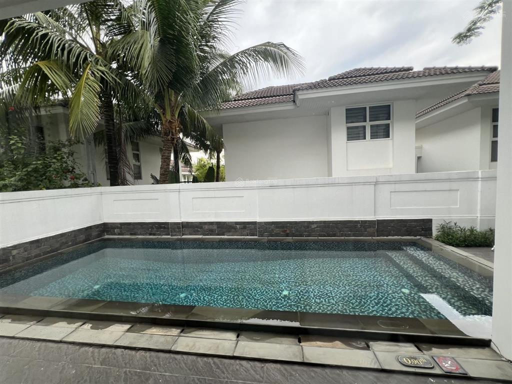 Hạ 4 tỷ còn 3x tỷ căn villa 5pn300m2 ngay mặt biển mỹ khê. sổ đỏ lâu dài sẵn sàng công chứng