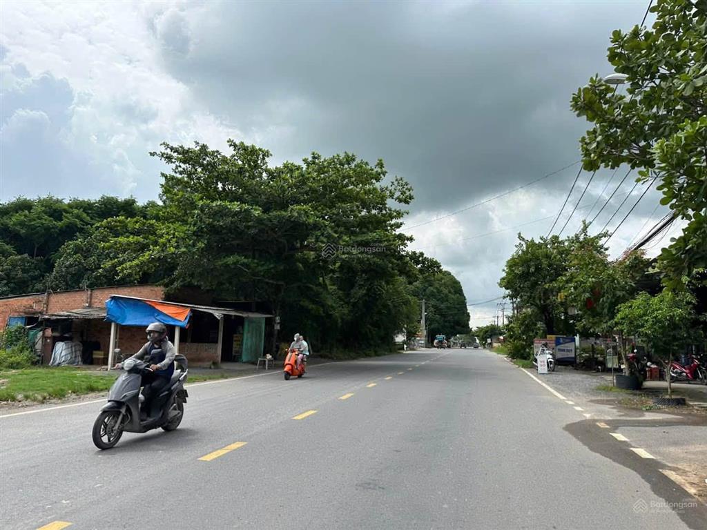 Đất mặt tiền tỉnh lộ 15  6.000m² ngang 25m  giá tốt đầu tư