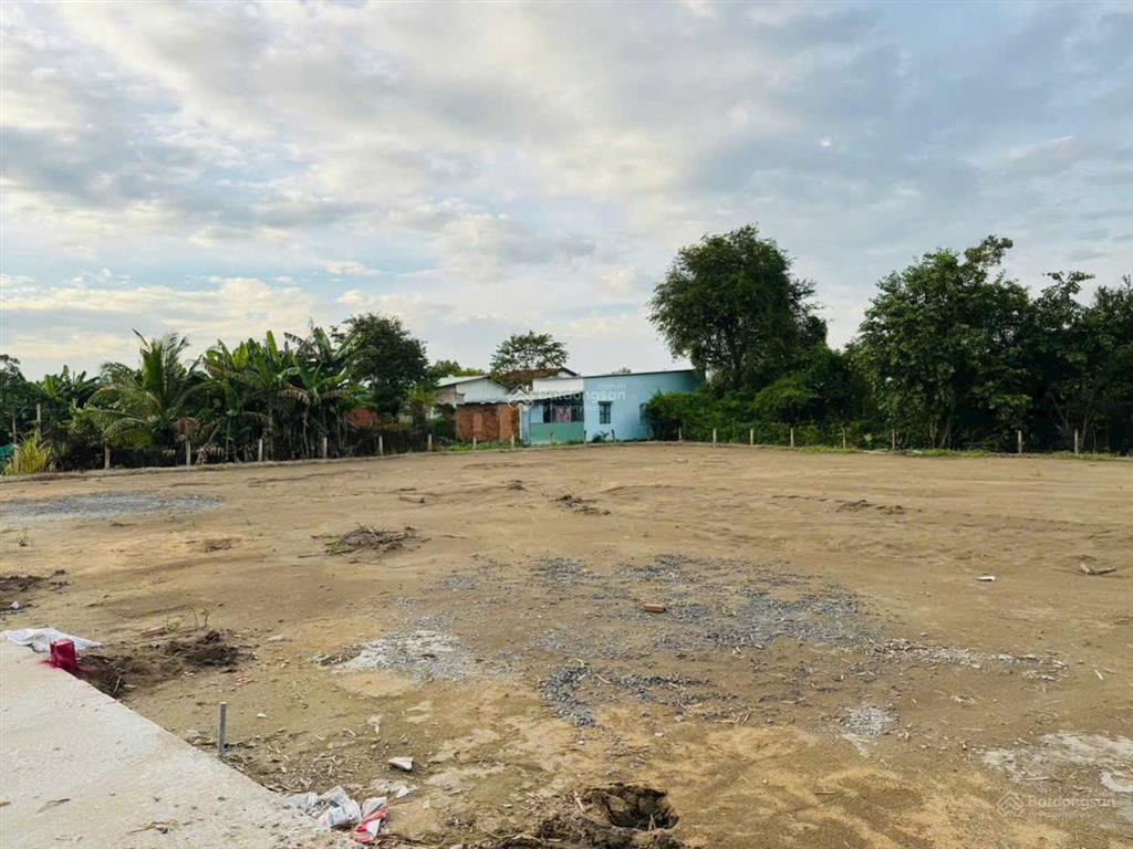 Chính chủ bán lô đất 137,5m² đất thổ cư, sổ hồng riêng, sử dụng lâu dài.