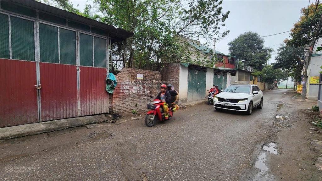 Bán lô đất trục chính kinh doanh thôn nghĩa vũ, xã dục tú. cách đường dẫn cầu tứ liên 500m.