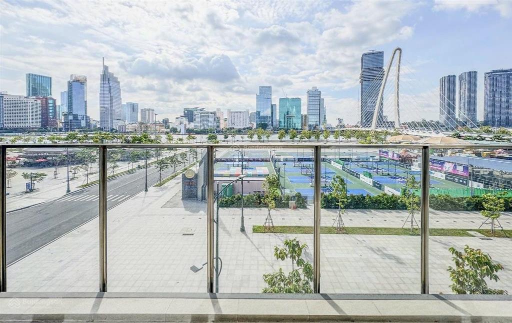 Căn hộ opera  diện tích 251m² 4pn 3wc  view trực diện bitexco  giá tốt
