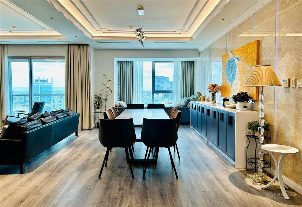Bán căn hộ vincom đồng khởi  235m2 4pn 4wc ntcb  2 view marina tower và hồ bơi