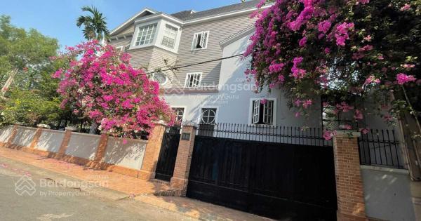 Hàng hiếm!!! chủ định cư bán nhà hxh 7m đường 3/2 quận 10  11m x 40m 450m2 giá tốt, lv chính chủ