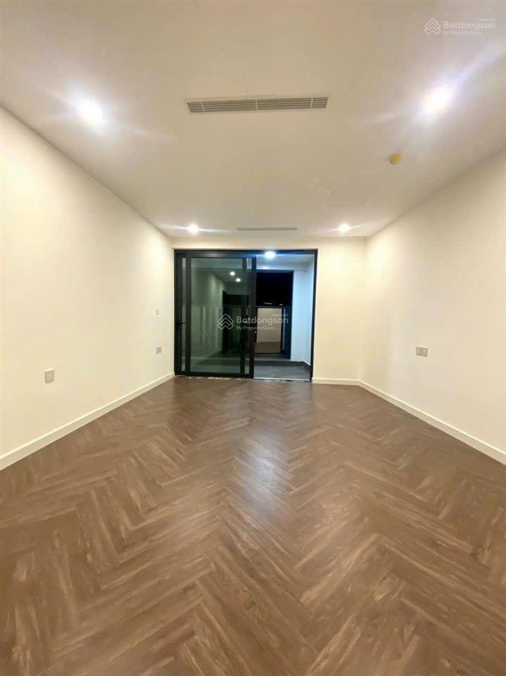 Cho thuê gấp căn 2pn2wc 132m2 sunshine diamond 17tr bao phí quản lý