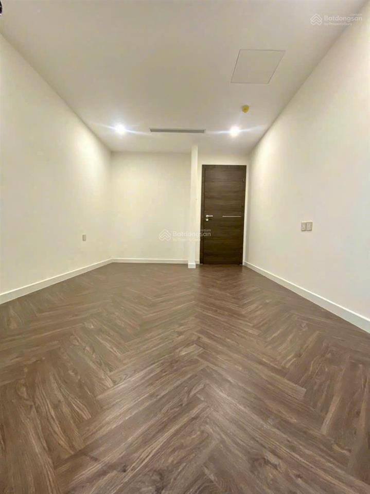 Cho thuê gấp căn 2pn2wc 132m2 sunshine diamond 17tr bao phí quản lý